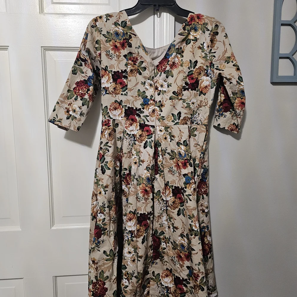 Elegant Floral Long Sleeve Dress - Picture 2 of 4